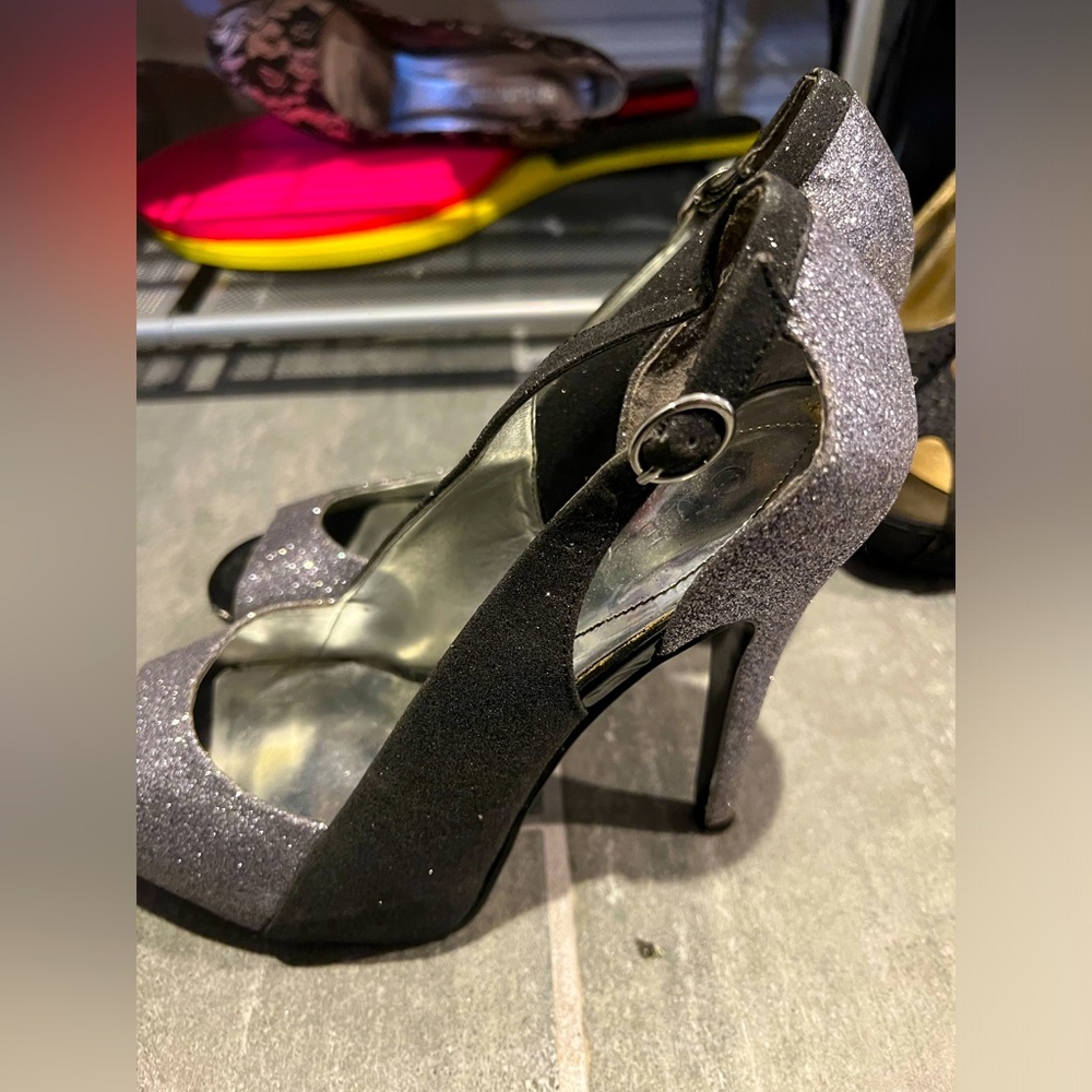 Guess evening peep toe heels
